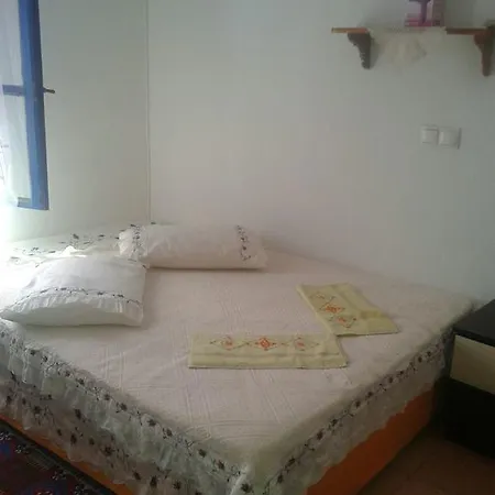 Gazde/Camere de închiriat Ozturk Marin